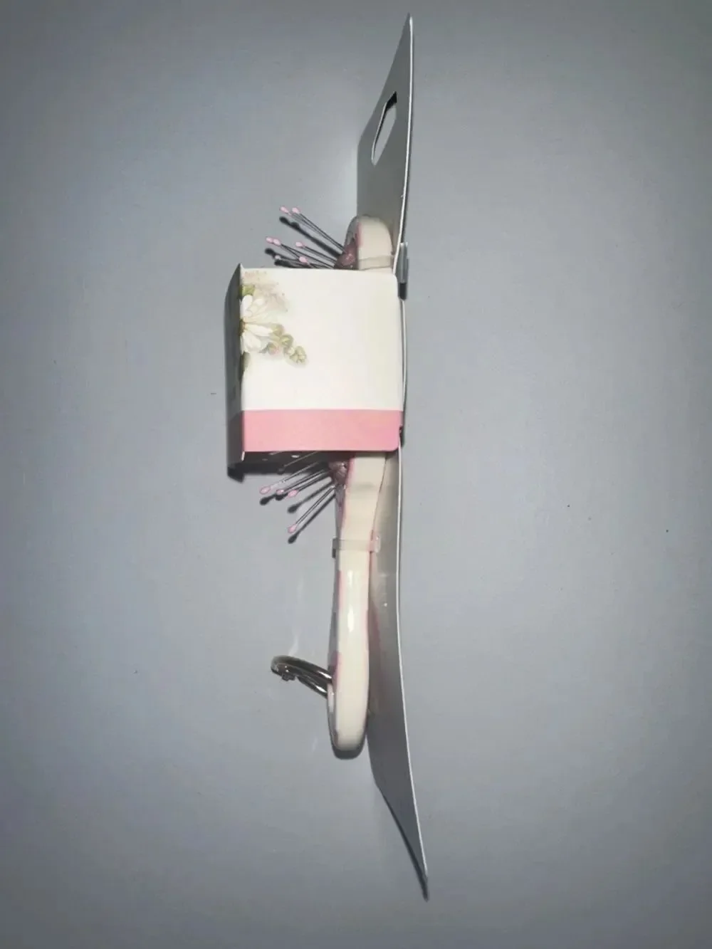 Wet brush x Mackenzie-Childs Keychain Detangler Brush White Pink Rosy Check